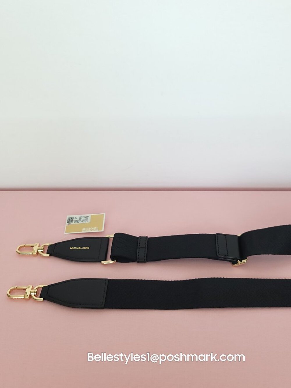 MICHAEL KORS Webbing Strap Signature Logo with Carabiner Clip- Black ⭐ - Picture 12 of 16
